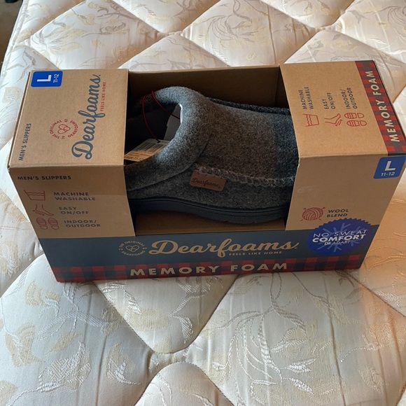 dearfoams Other - Men’s memory foam slippers large 11-12 New in box